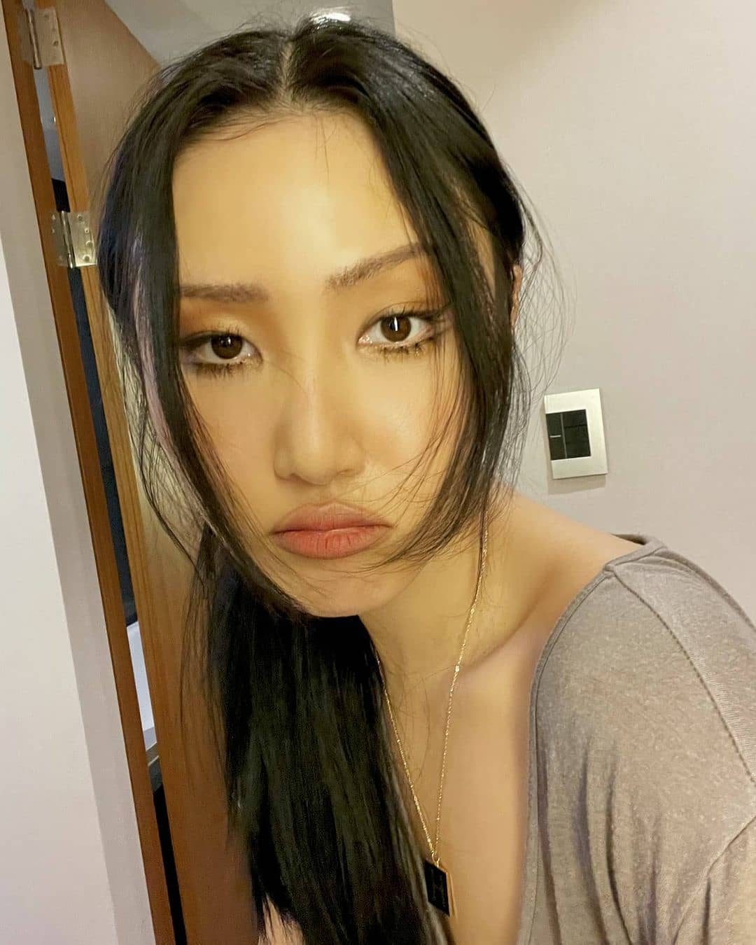 Mamamoo Hwasa, the sensuality of looking at me, Sexy queen