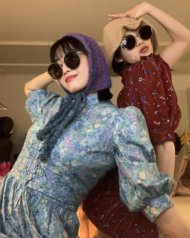Photos Twice Momo Sana Are Retro Beauties In New Instagram Posts Kpopstarz
