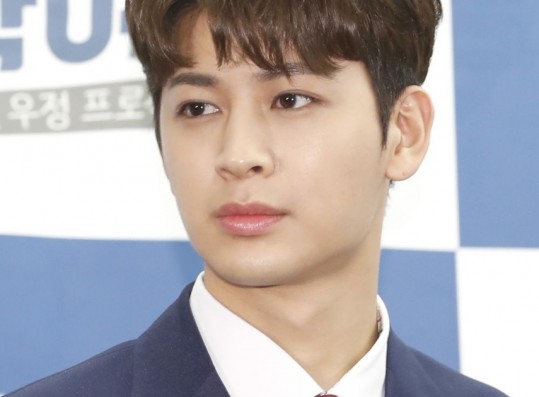 iKON’s Yunhyeong Accused of Being a School Bully + Numerous Classmates Release Statements Defending Him