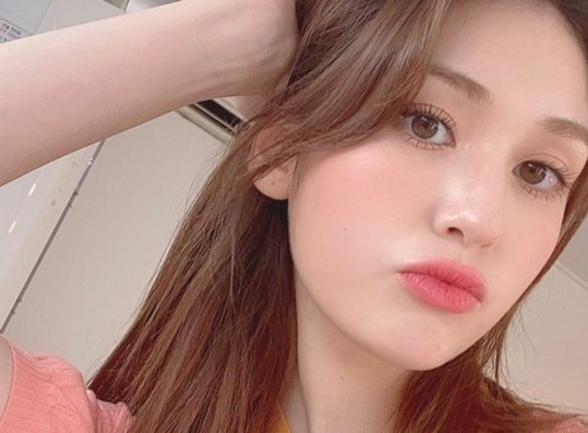 Jeon Somi’s Experiences Being Bullied Resurfaces Following Idol School Violence Scandals