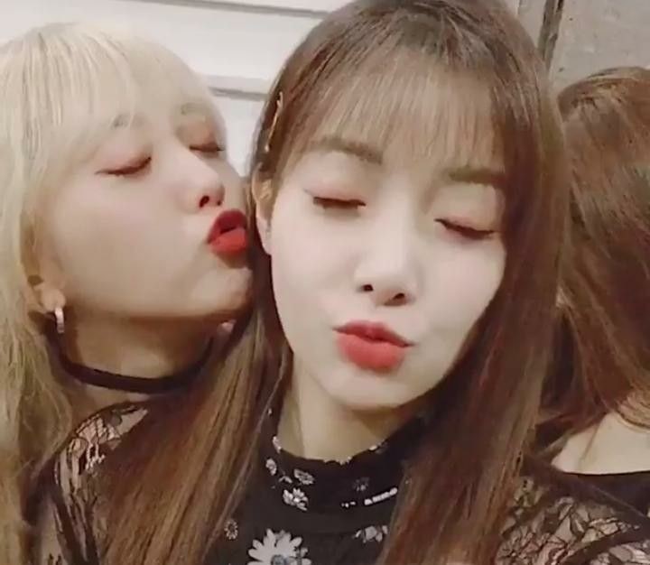 UNI.T Yoonjo Comments on Rumors That Former APRIL Hyunjoo Was Bullied Out of the Group