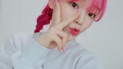 OH MY GIRL Seung Hee, hot pink hair is also perfect... Refreshing explosion