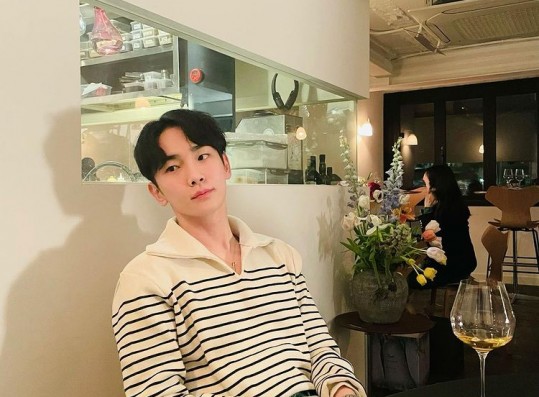 SHINee Key, are you 31 years old? Renewed 'boyfriend's picture' with a boyish beauty
