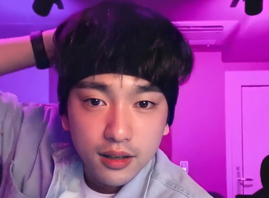 GOT7 Jinyoung Covers Pink Sweats 'At My Worst' + Shares Solo Career Plans on his Instagram Live