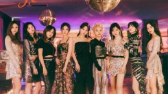 Twice, bright fascination... Japan's new single 'Kura Kura' jacket unveiled