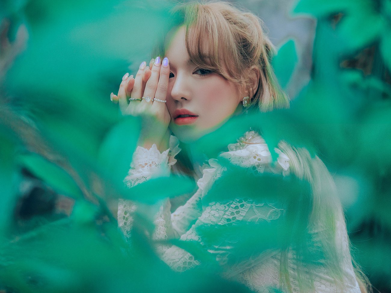 Red Velvet Wendy announces 'Voice Goddess' charm with first solo album 'Like Water'