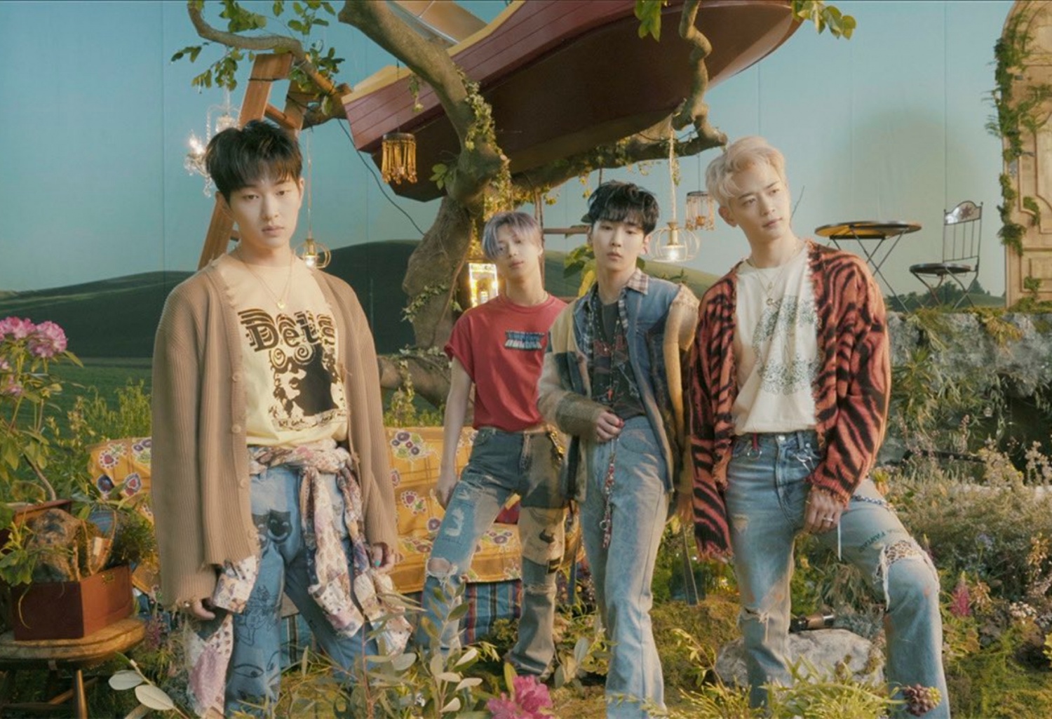Highlight Lee Gi Kwang Comments On Their Comeback Happening Alongside Other 2nd Generation Idol Groups Like Shinee And 2pm Kpopstarz