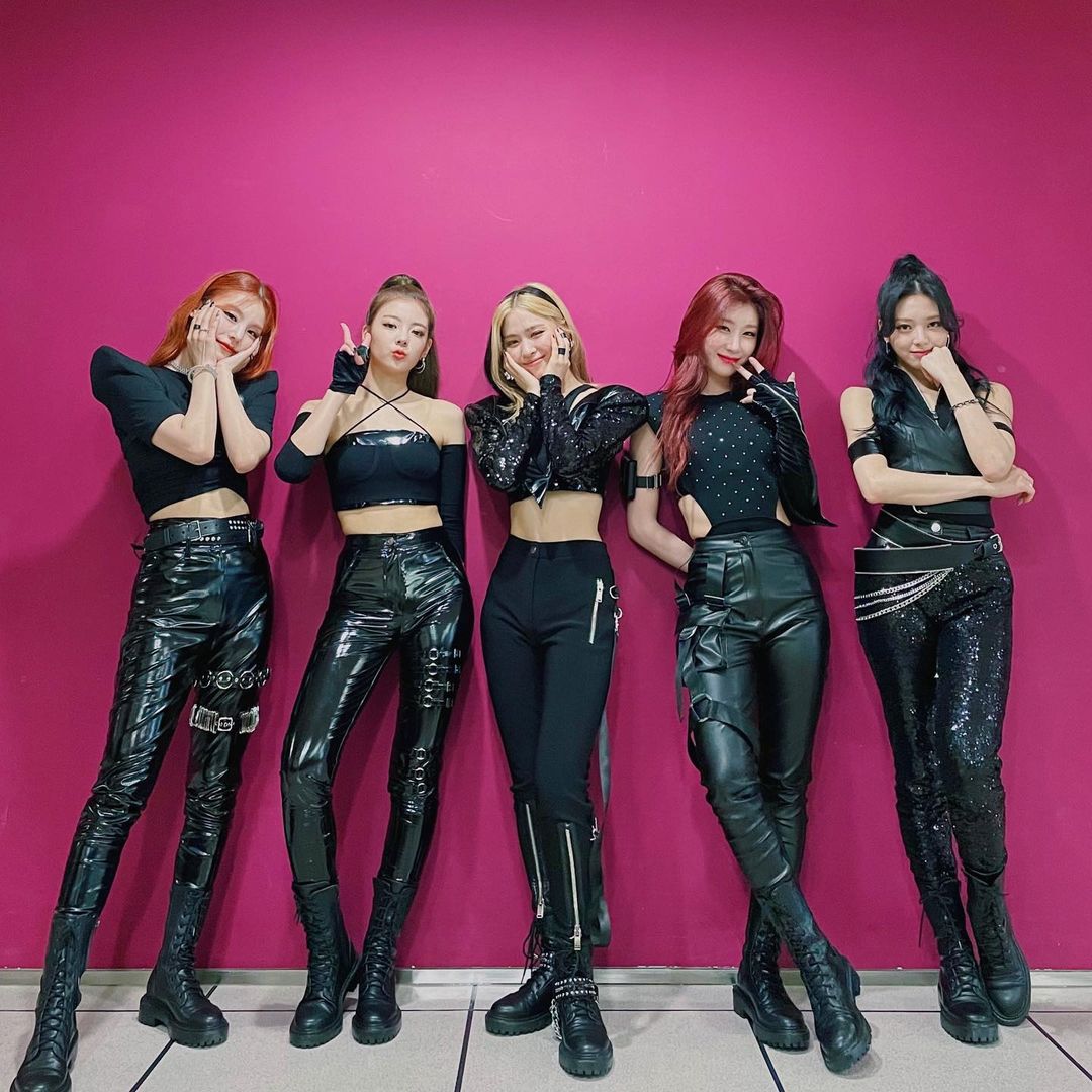 Kpop Girl Group Itzy Rladiesinsuits