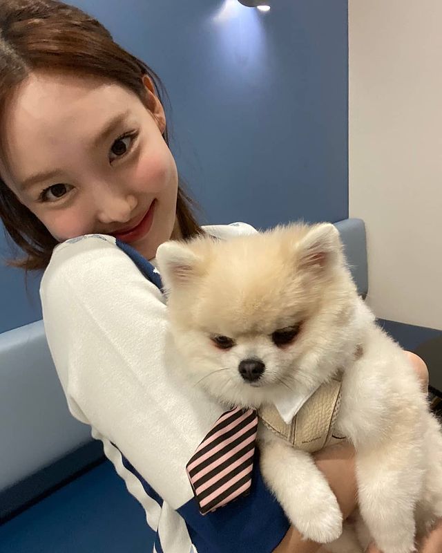 TWICE Nayeon, click with a puppy with 100% synchro rate