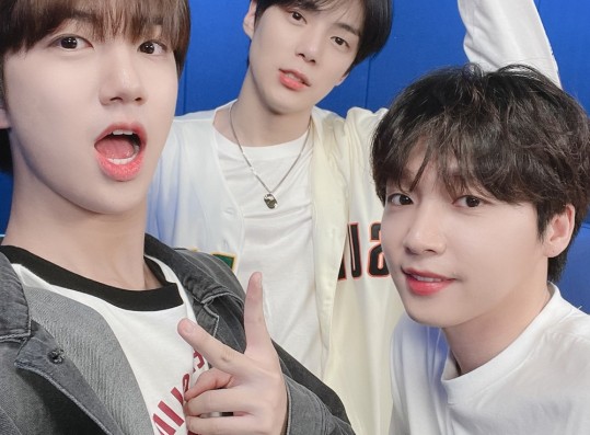 CRAVITY's Wonjin, MONSTA X's Minhyuk, and Jeong Se Woon on the 