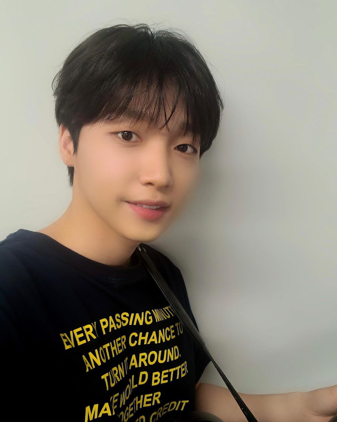 Jeong Se-woon, sniping fans with sharp visuals