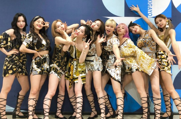 Twice Becomes The First Female K Pop Act To Attain This Billboard 0 Milestone With Taste Of Love Kpophit Kpop Hit