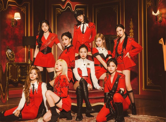 TWICE unveils new Japanese album jacket... soft charisma