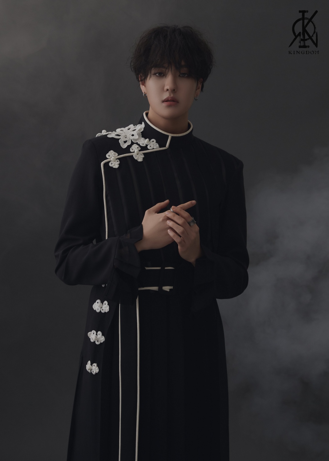 'Fantasy Idol' KINGDOM reveals new concept photo... Long haired Asian boys