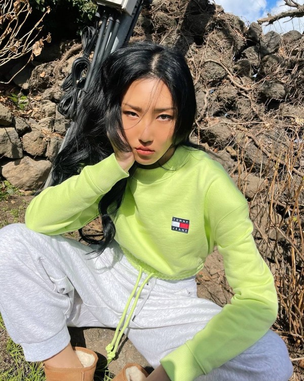MAMAMOO Hwasa YouTube: 'Maria' Singer Opens Personal Channel, Gains ...