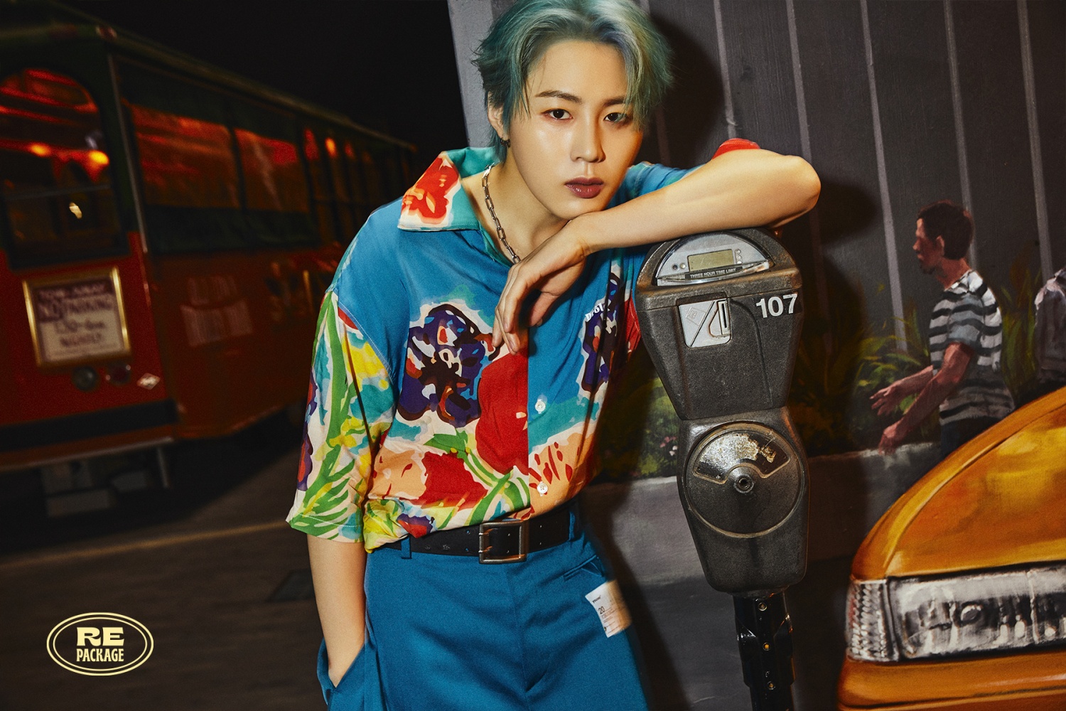 Ha Sung-woon releases teaser image for 'Select Shop'... funky + trendy