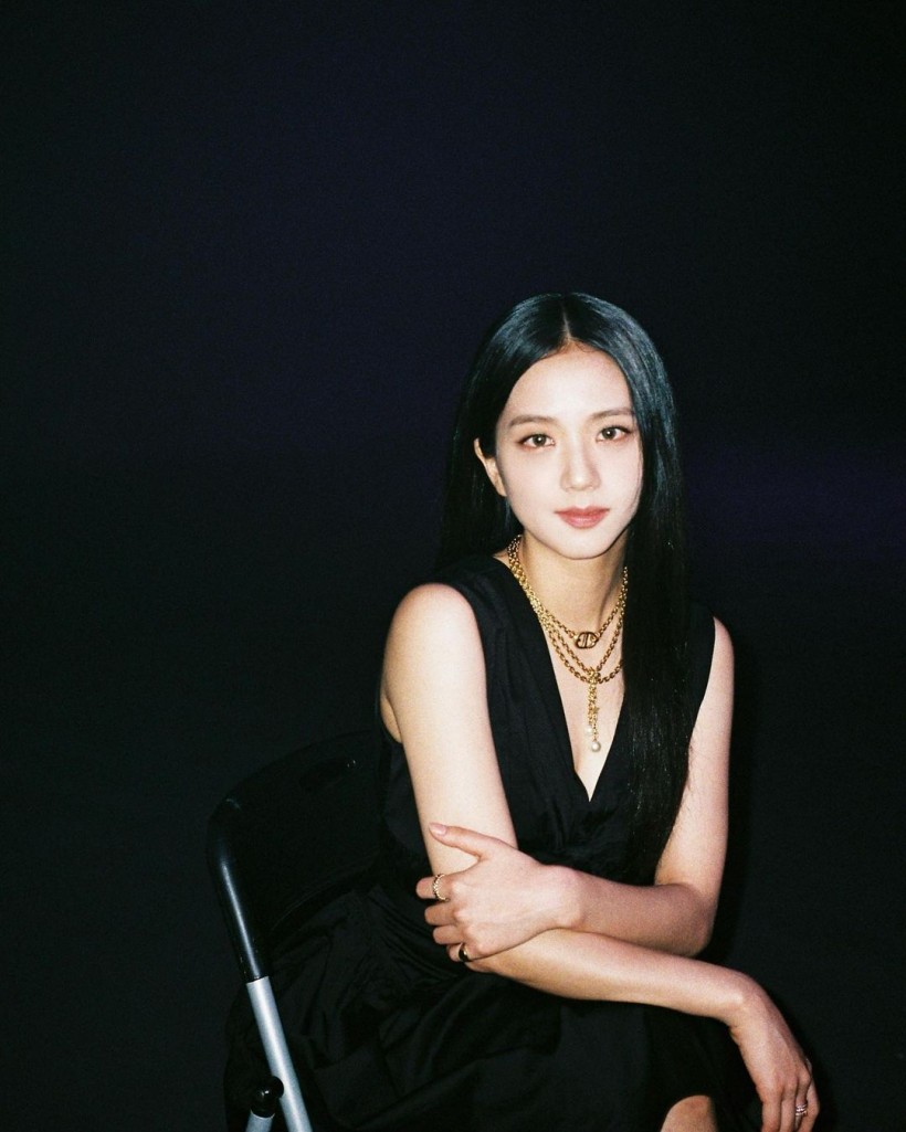 BLACKPINK Jisoo’s Little Black Dress Outfit is Worth Over $14,000 ...