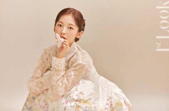 OH MY GIRL Arin Hanbok pictorial… Like role model Suzy