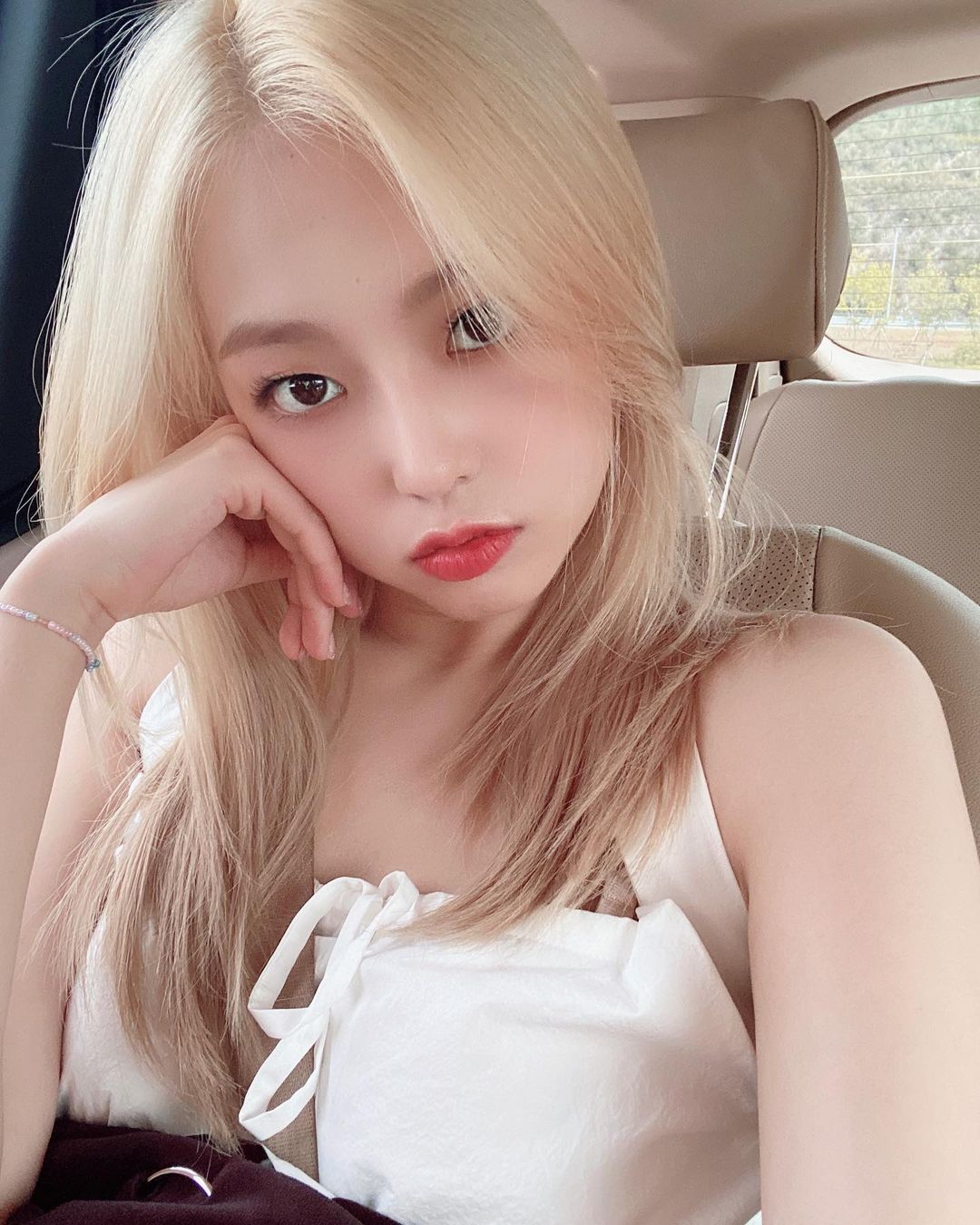 CLC Yeeun Dating History: Here's Why the 'Helicopter' Singer was