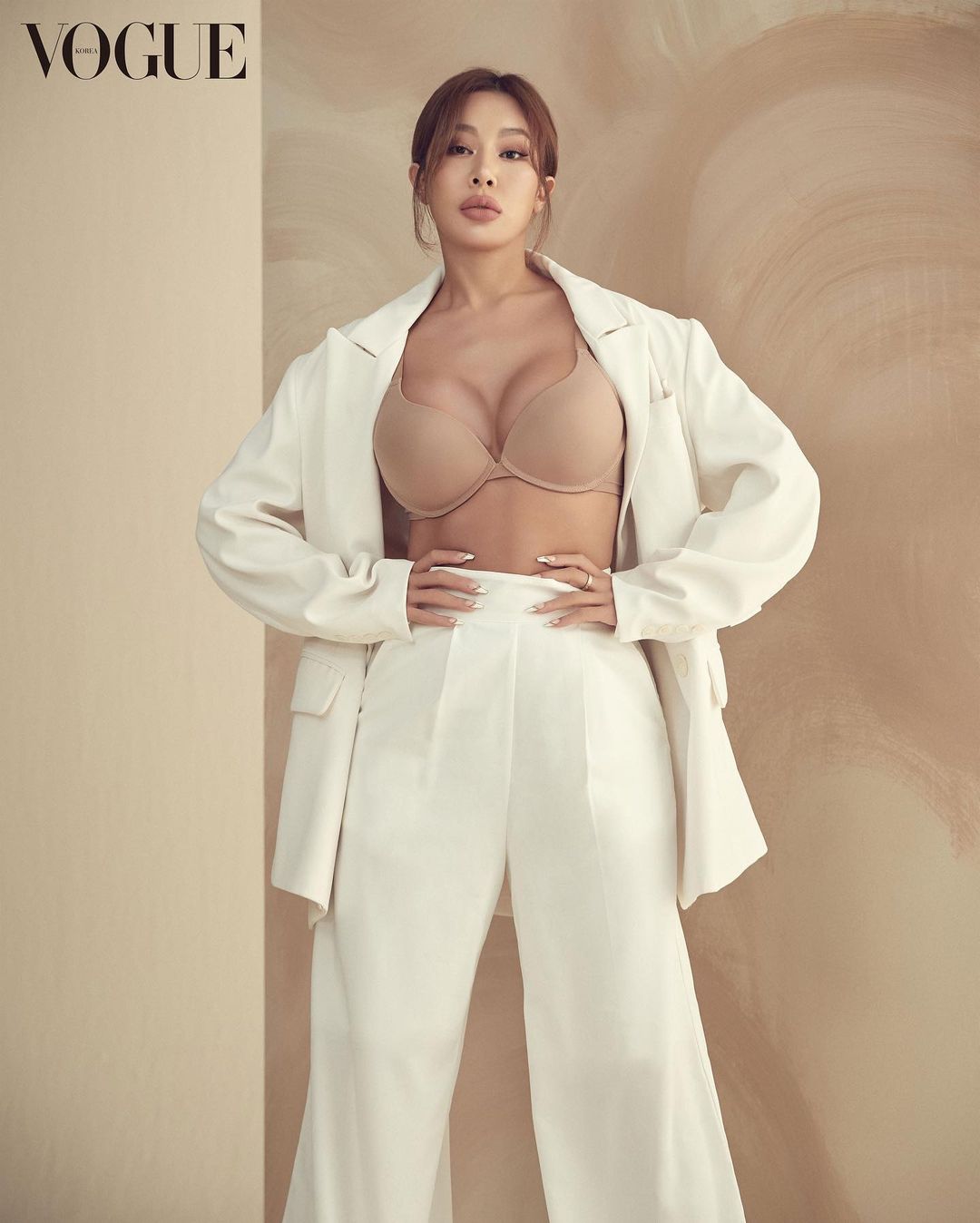 Jessi, underwear pictorial, healthy volume body