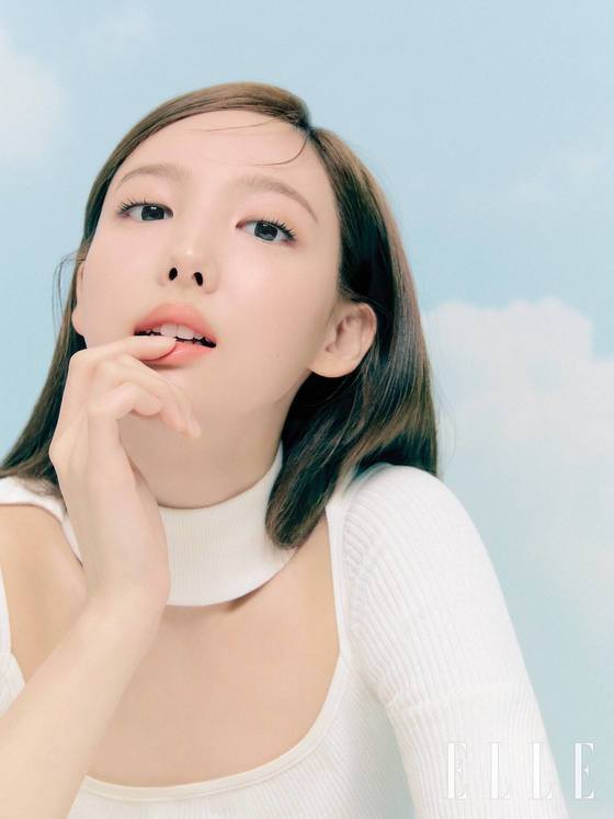 TWICE Nayeon, outstanding honey skin "Trying to reduce single-use items"