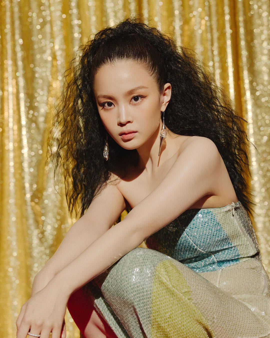 Lee Hi releases full album after 5 years... a completely different atmosphere