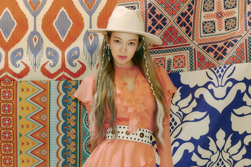 SNSD Hyoyeon Thinks These Artists Will Be the Next SM Directors + Reveals SM Visual Dubbed as 'Second Jun Ji Hyun'