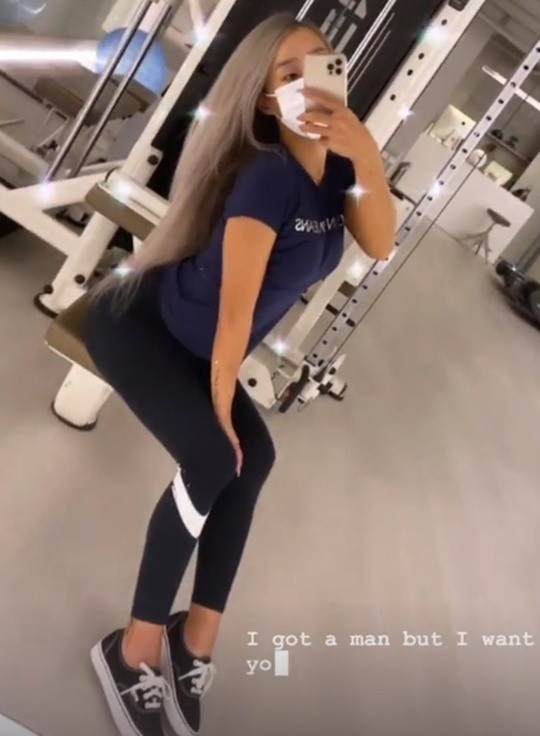 Sistar Hyolyn, exercising to maintain S-line.. Copper skin + firm body