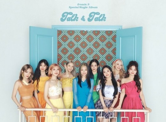 Fromis 9, cool visual + addictive performance 'Talk & Talk' hot popularity