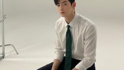 Cha Eun-woo, only wears a white shirt, but a fluttering beauty