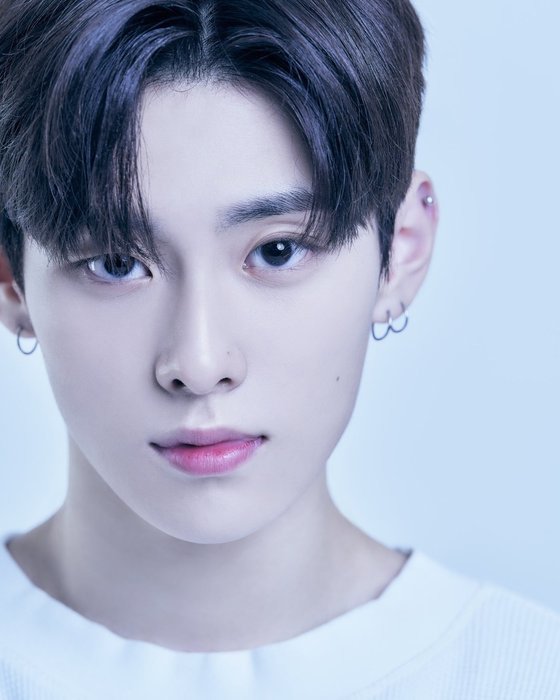 P NATION's first boy group born with 'LOUD', 7 members 7 color profiles released