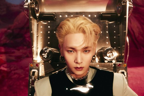SHINee Key, charisma in a mystery atmosphere... 'BAD LOVE' teaser