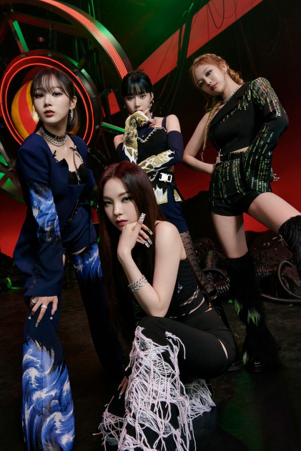 aespa Proves 'Rookie Monster' Position as the Group Surpasses 400,000 Pre-Orders for its First Mini-Album 'Savage'