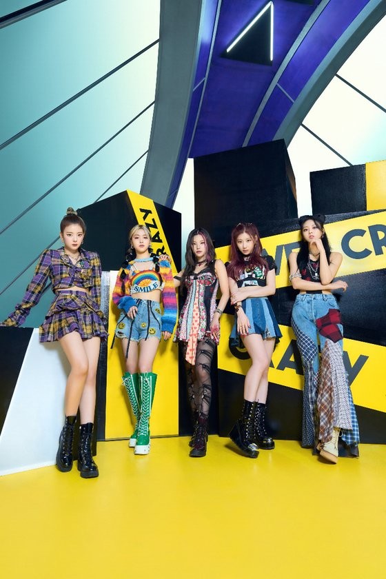 ITZY 'Crazy In Love' Debuts on Billboard 200, Becomes Third  Highest-Charting Album by a K-pop Girl Group