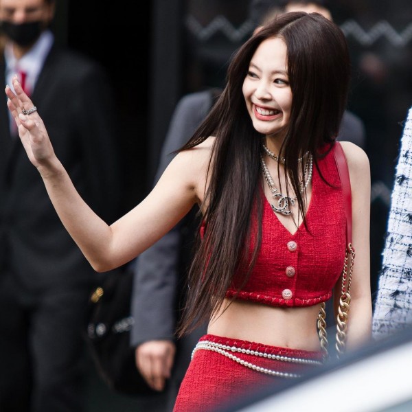 Blackpink's Jennie Wears Chanel Red Crop Top Set at Spring 2022 Fashion Show