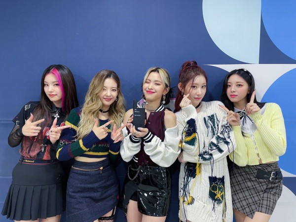 ITZY Lia Draws Concerns After Falling on a Slippery Stage During Performance for '2021 Gangnam Festival'