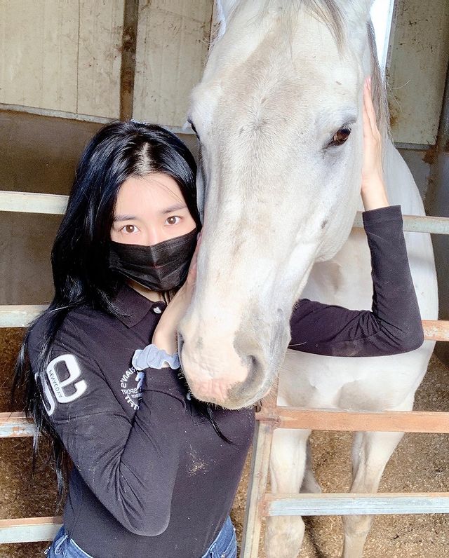Tiffany, your horse skills are amazing. Happy smiles.
