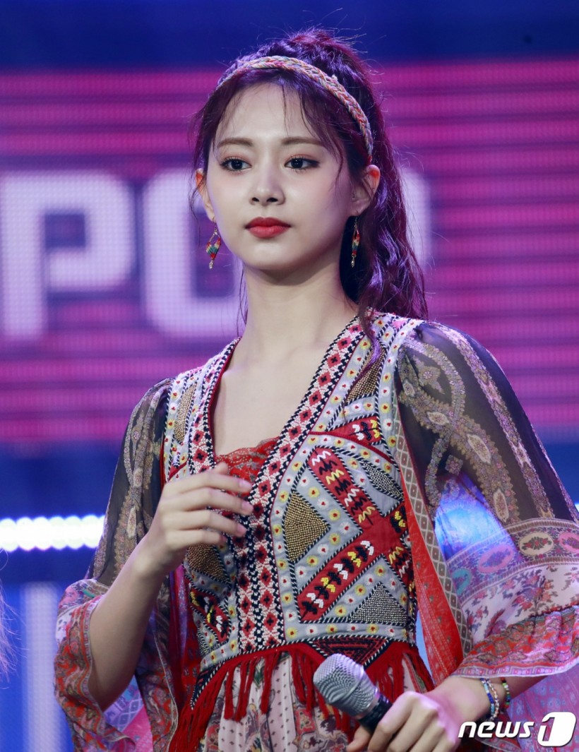 Where is Tzuyu? TWICE Member Worries Many After Absence in E-Daily Culture Awards