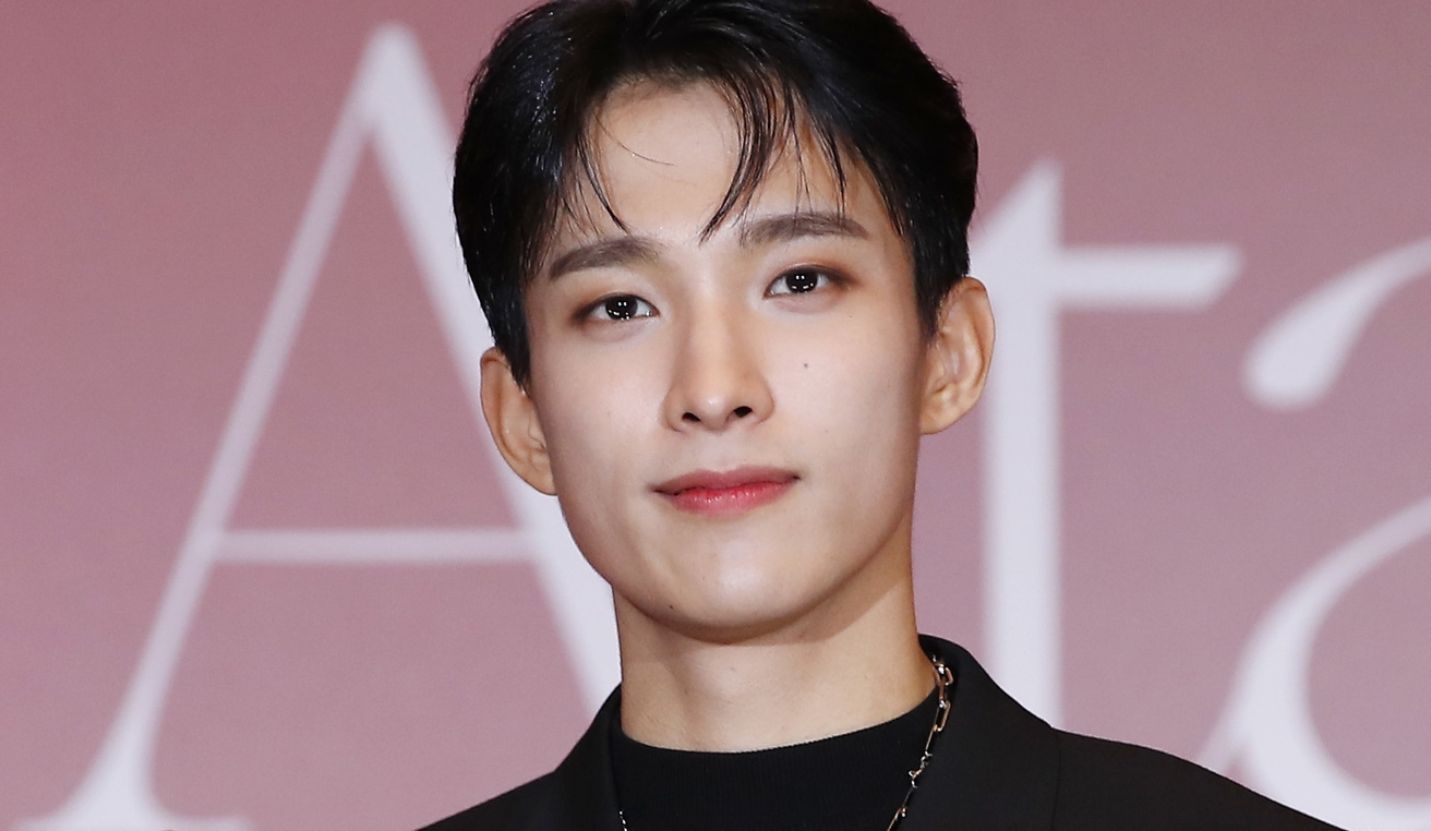 DK from Seventeen Dyes His Hair Blue and Fans Are Loving It - wide 6