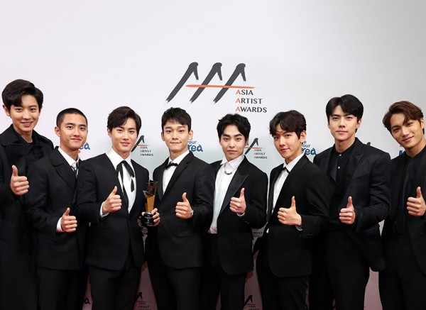 EXO at 2017 Asia Artist Awards