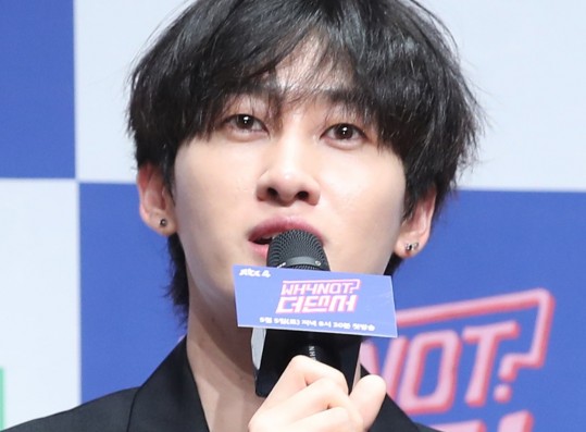 Super Junior Eunhyuk's Response to a 14-Year Fan Draws Mixed Reactions, ELFs Defend Male Idol