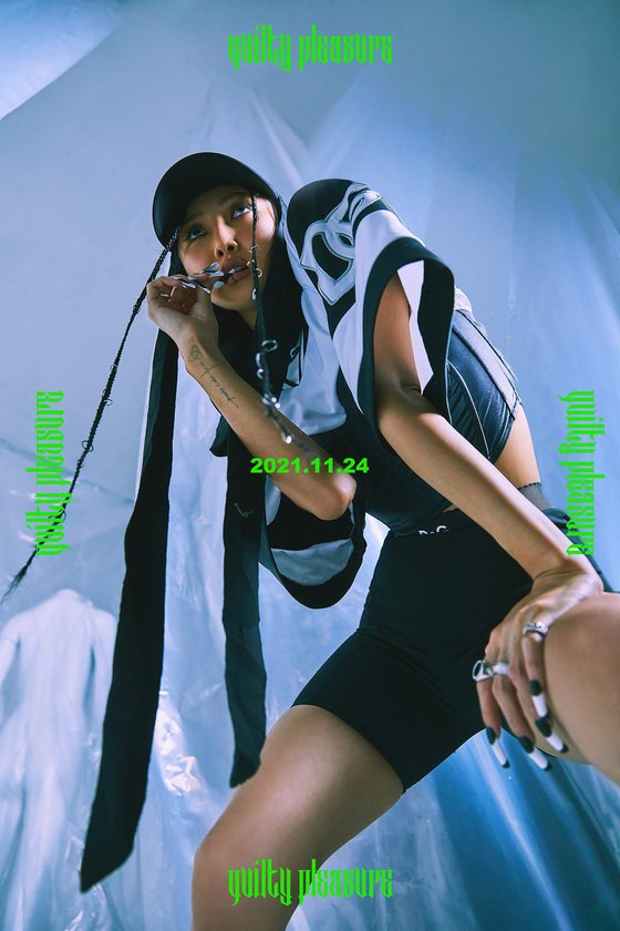 Hwa Sa, new song 'FOMO' mood sampler concept photo released... unique presence