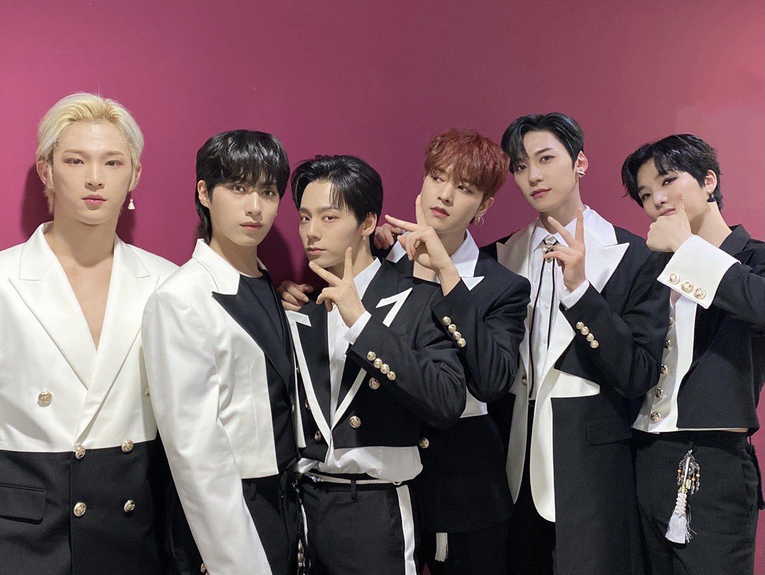 ONEUS pays homage to 'Masquerade' with the theater version of '月下美人: LUNA'