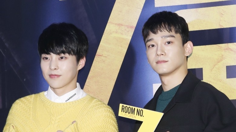 XiuChen Trends After EXO Xiumin & Chen Were Spotted Eating Out at a Restaurant + Penned an Autograph to Fan