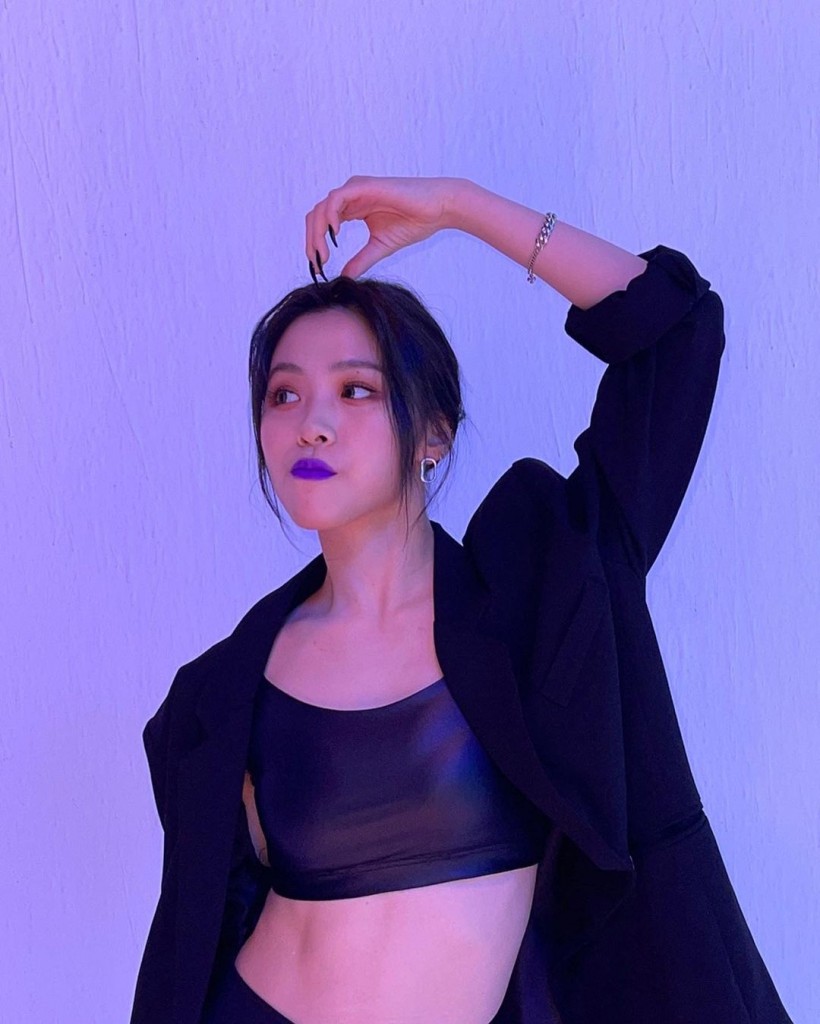 ITZY Ryujin Praised for Her Visuals and Body Proportion Despite Odd Fashion Style on Latest Instagram Photos