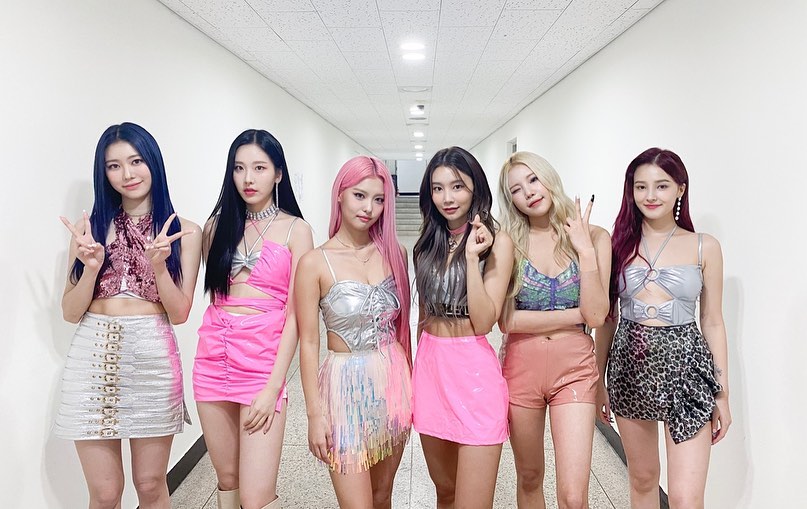 MOMOLAND Draws Criticism for Revealing Outfits During Asia Artist Awards  2021 | KpopStarz