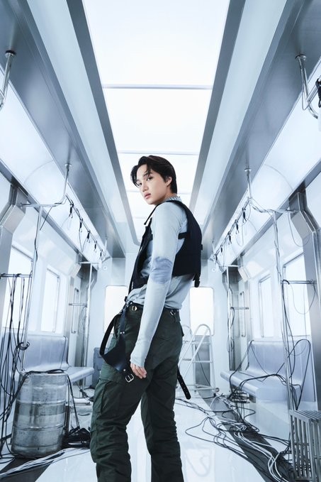 SM Entertainment Unveils SHINee and EXO Kai Teaser Images for 'SMTOWN 2022: SMCU EXPRESS'