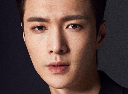EXO Lay Accused of ‘Bride Picking,’ Adultery and More + Zhang Yixing Studio Releases Statement