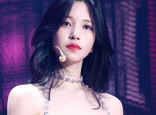 TWICE Stylists Under Fire for Dressing Mina in Overly Tight Clothing in Concert