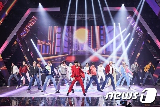The Boyz and LOONA at 2020 MBC Gayo Daejejeon